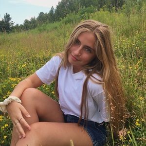 Meet your Posher, Danielle